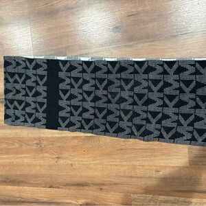 Michael Kors Patterned Scarf